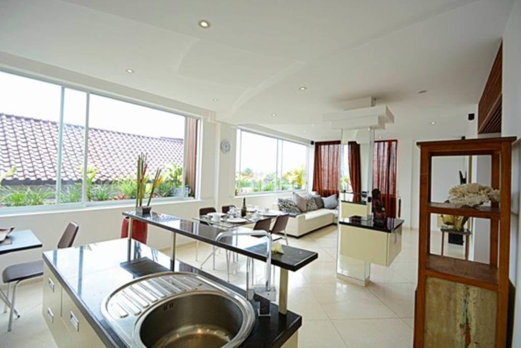 Flora Apartment Bali Seminyak Exterior foto